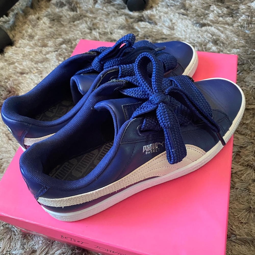 Navy Blue Chunky shoe lace pumas